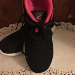 Geers by Dream Seek Girls Black/Hot Pink Sneakers